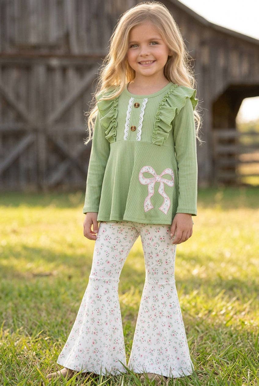 Green ribbed fabric tunic with floral applique bow and floral pants. OFG61403 Mon